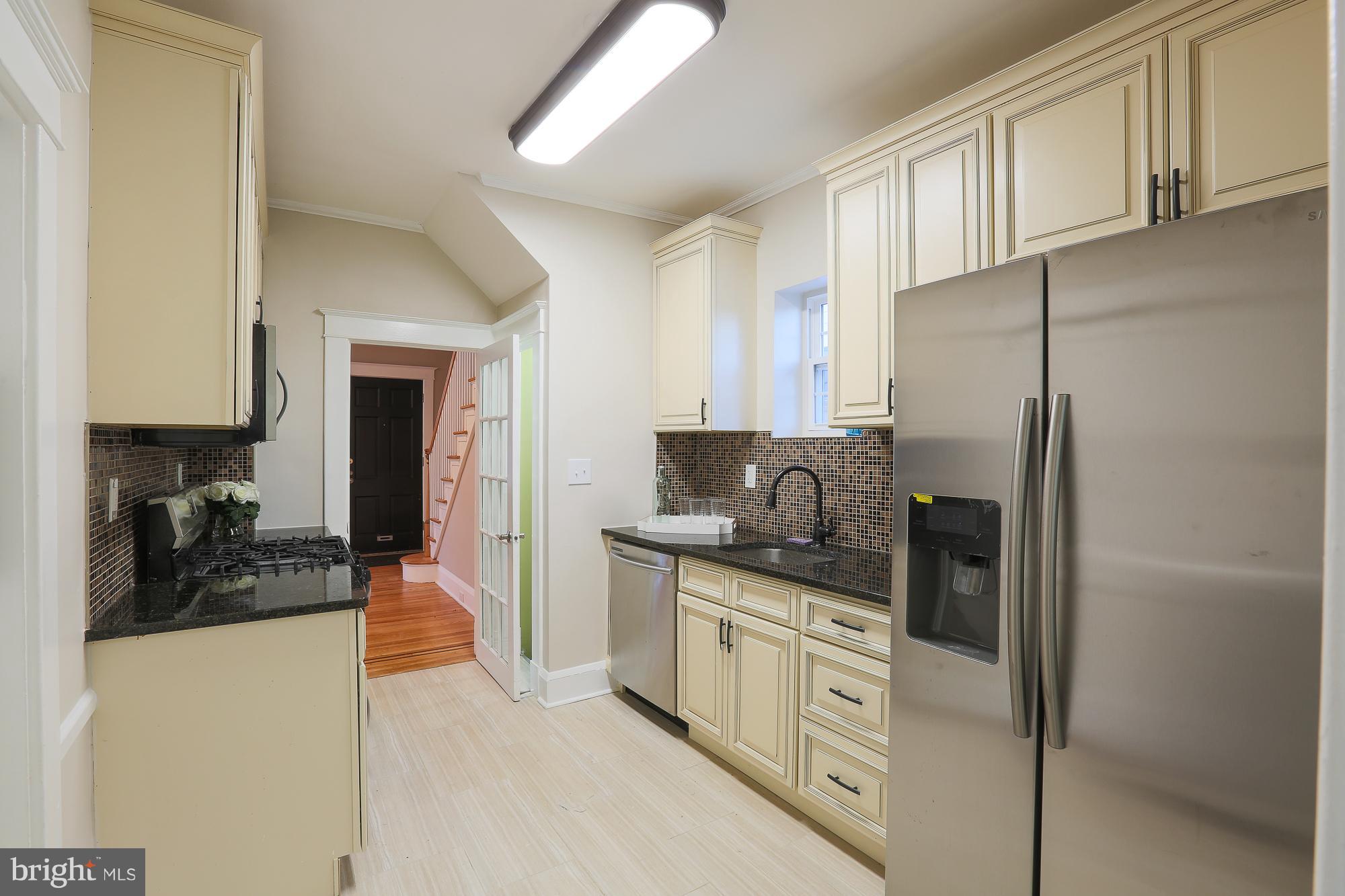 410 Westgate Road Baltimore, MD 21229 - Photo 15 of 30 Kitchen