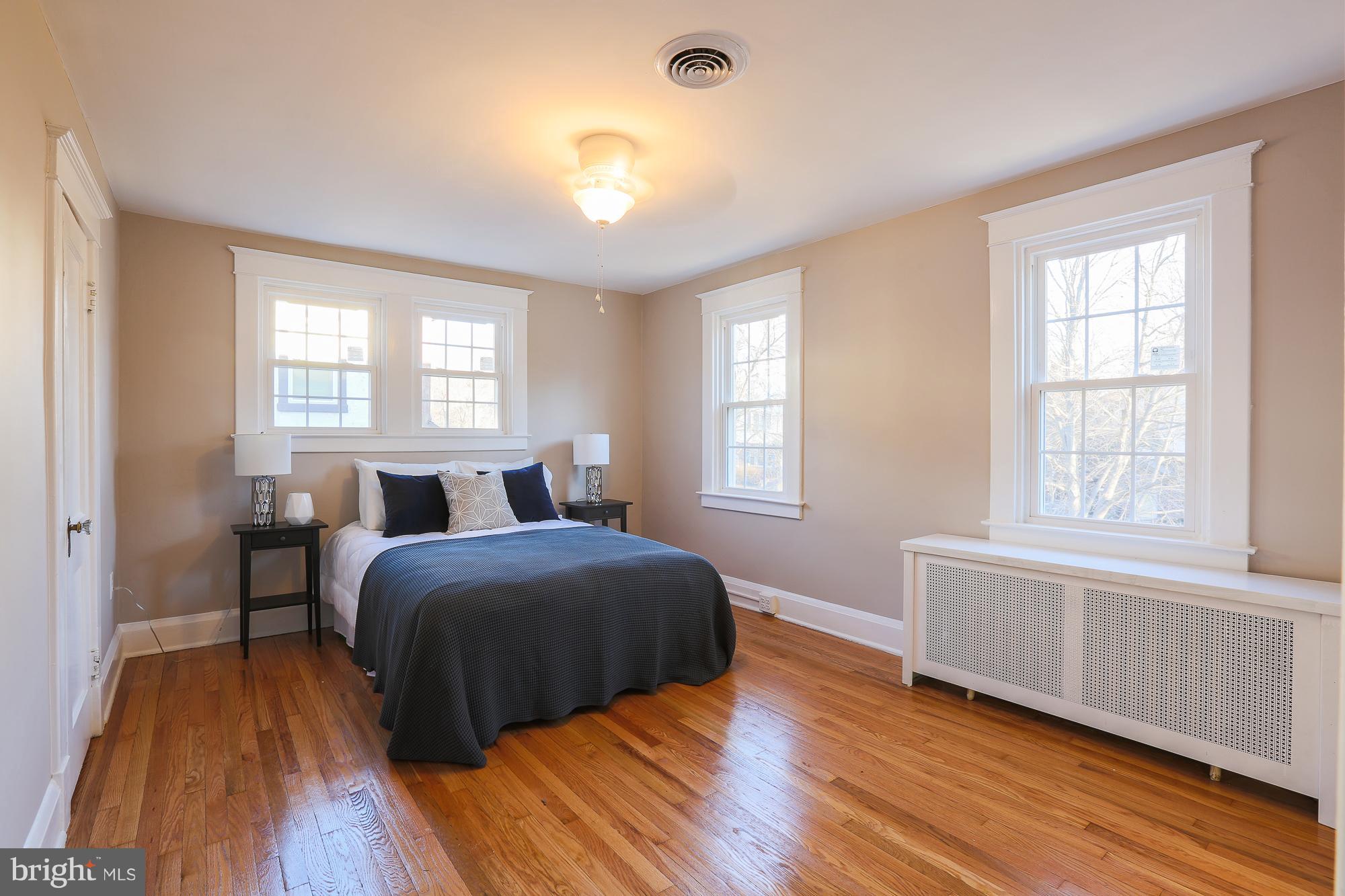 410 Westgate Road Baltimore, MD 21229 - Photo 27 of 30 Bedroom (Master)
