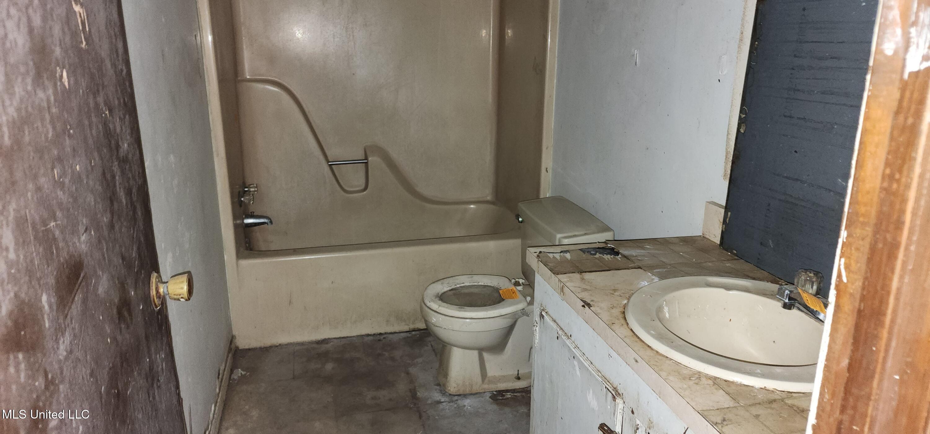 4029 Athens Trail Northeast Wesson, MS 39191 - Photo 14 of 14 20251022_113540