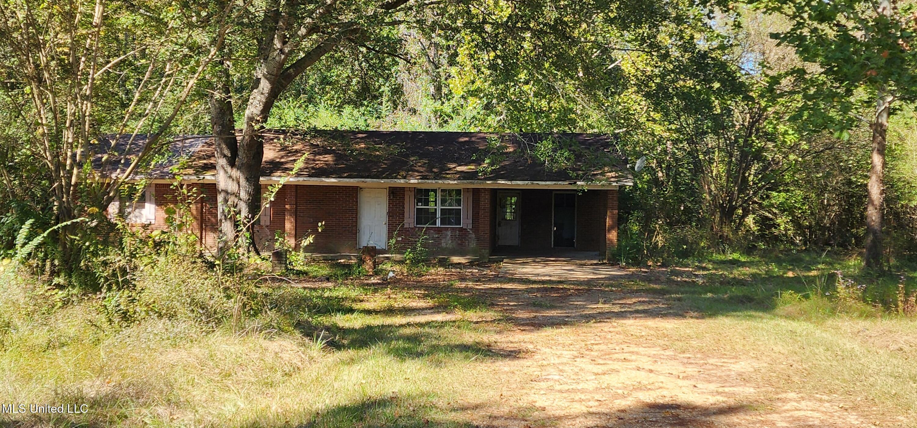 4029 Athens Trail Northeast Wesson, MS 39191 - Photo 2 of 14 20251020_141556