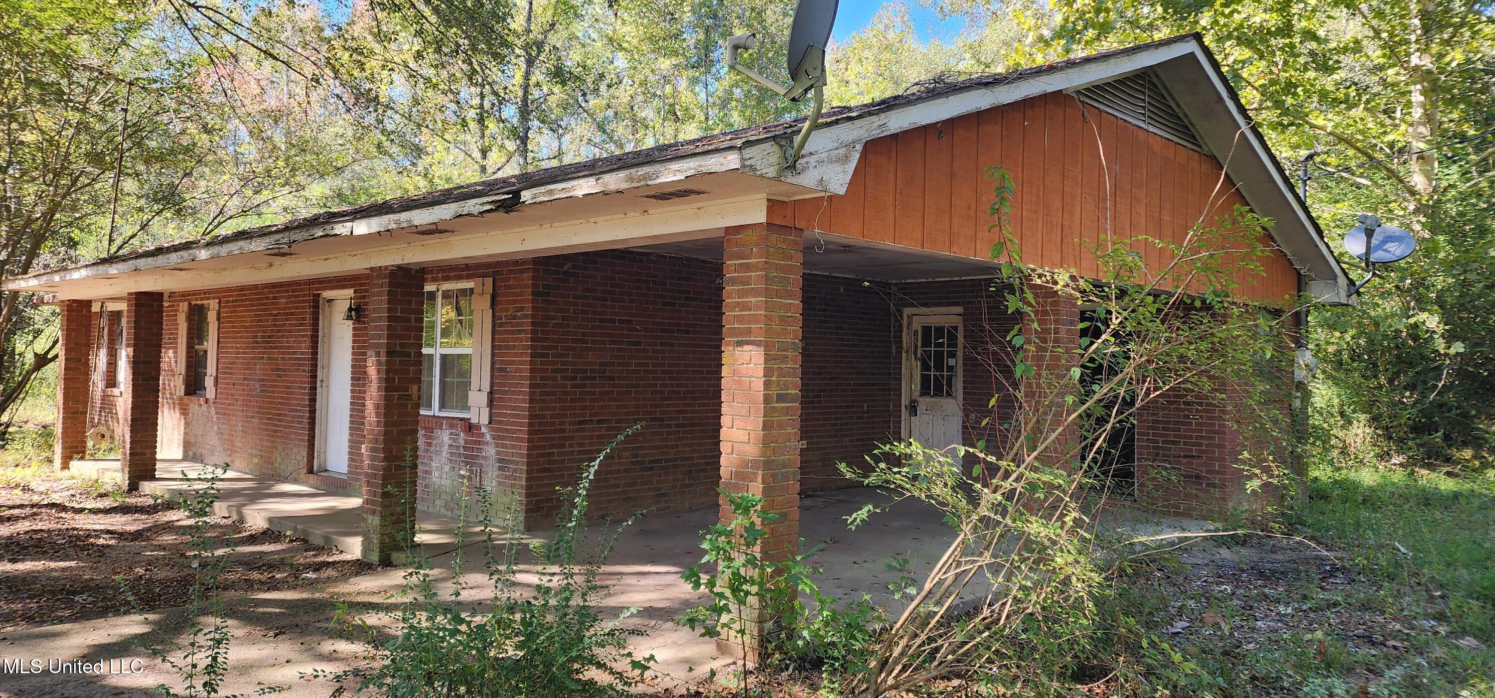 4029 Athens Trail Northeast Wesson, MS 39191 - Photo 4 of 14 20251020_141917