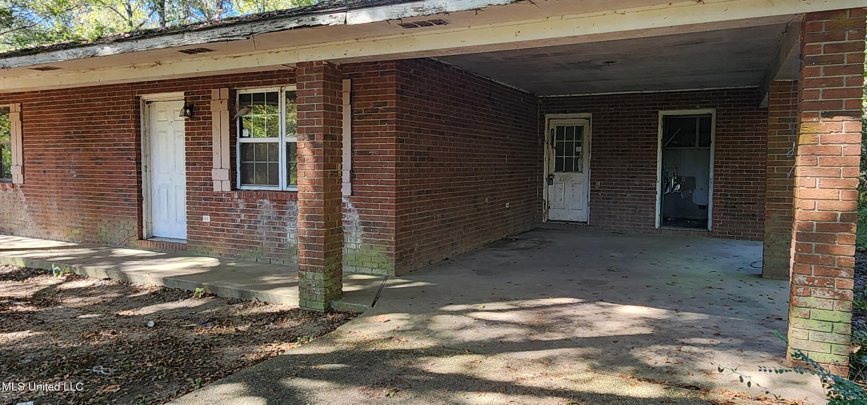 4029 Athens Trail Northeast Wesson, MS 39191 - Photo 5 of 14 20251020_141928