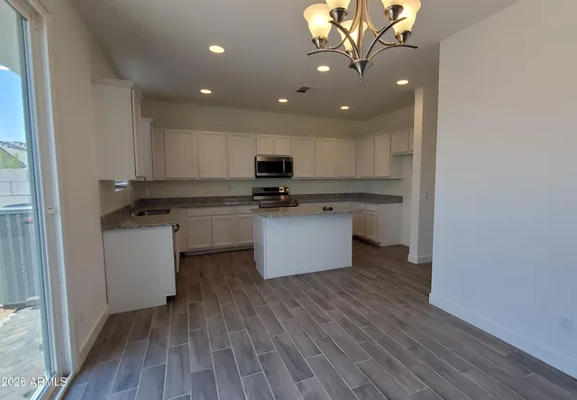 $2,595 | 5463 South Dillon Circle, Mesa, AZ 85212