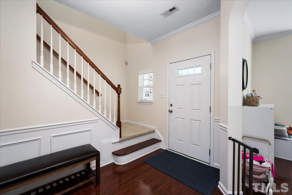 4702 Springerly Lane Raleigh, NC 27612 - Photo 4 of 29