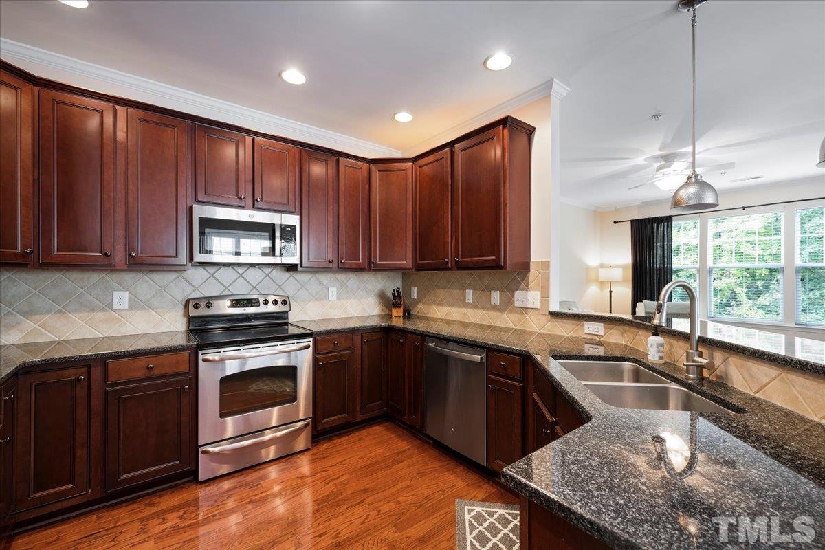 4702 Springerly Lane Raleigh, NC 27612 - Photo 7 of 29