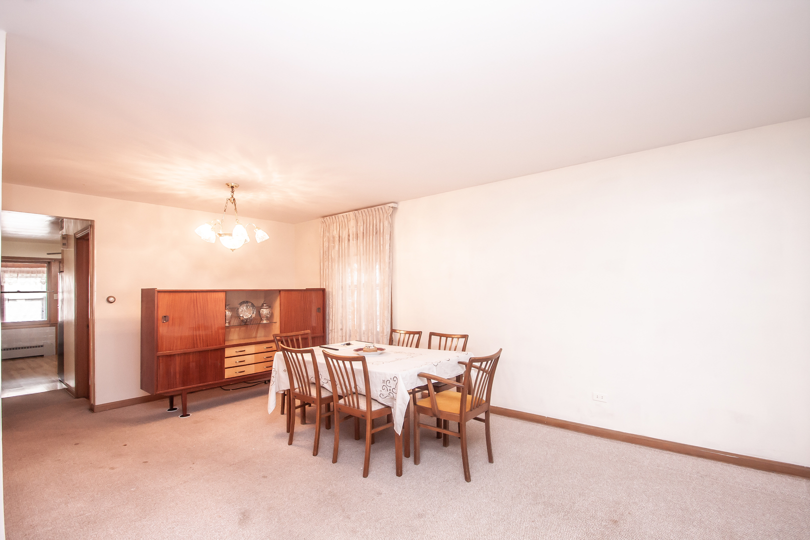 3909 North Spaulding Avenue Chicago, IL 60618 - Photo 11 of 20 a view of a livingroom with furniture and window