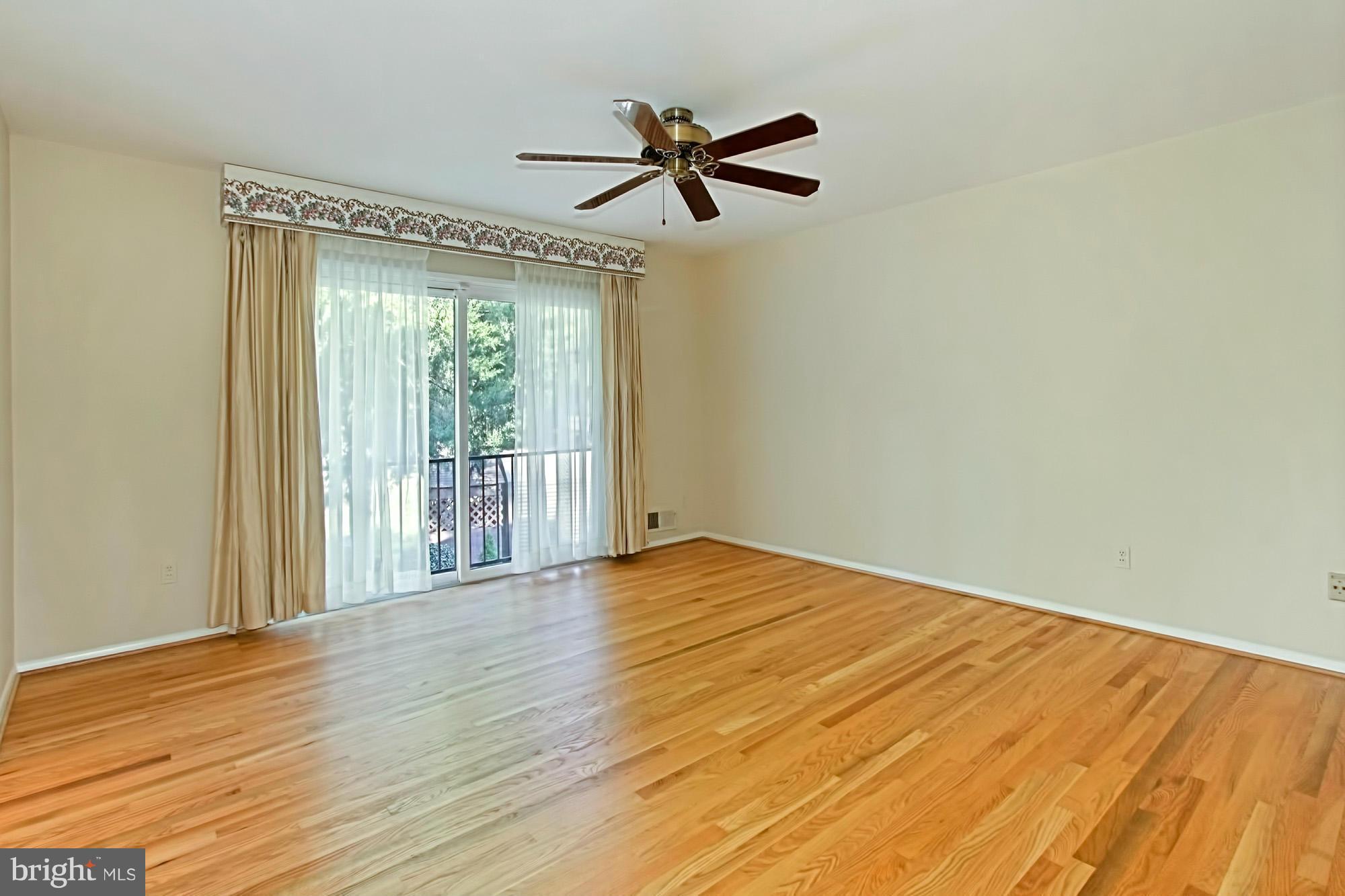 8700 Standish Road Alexandria, VA 22308 - Photo 14 of 30 Bath (Master)