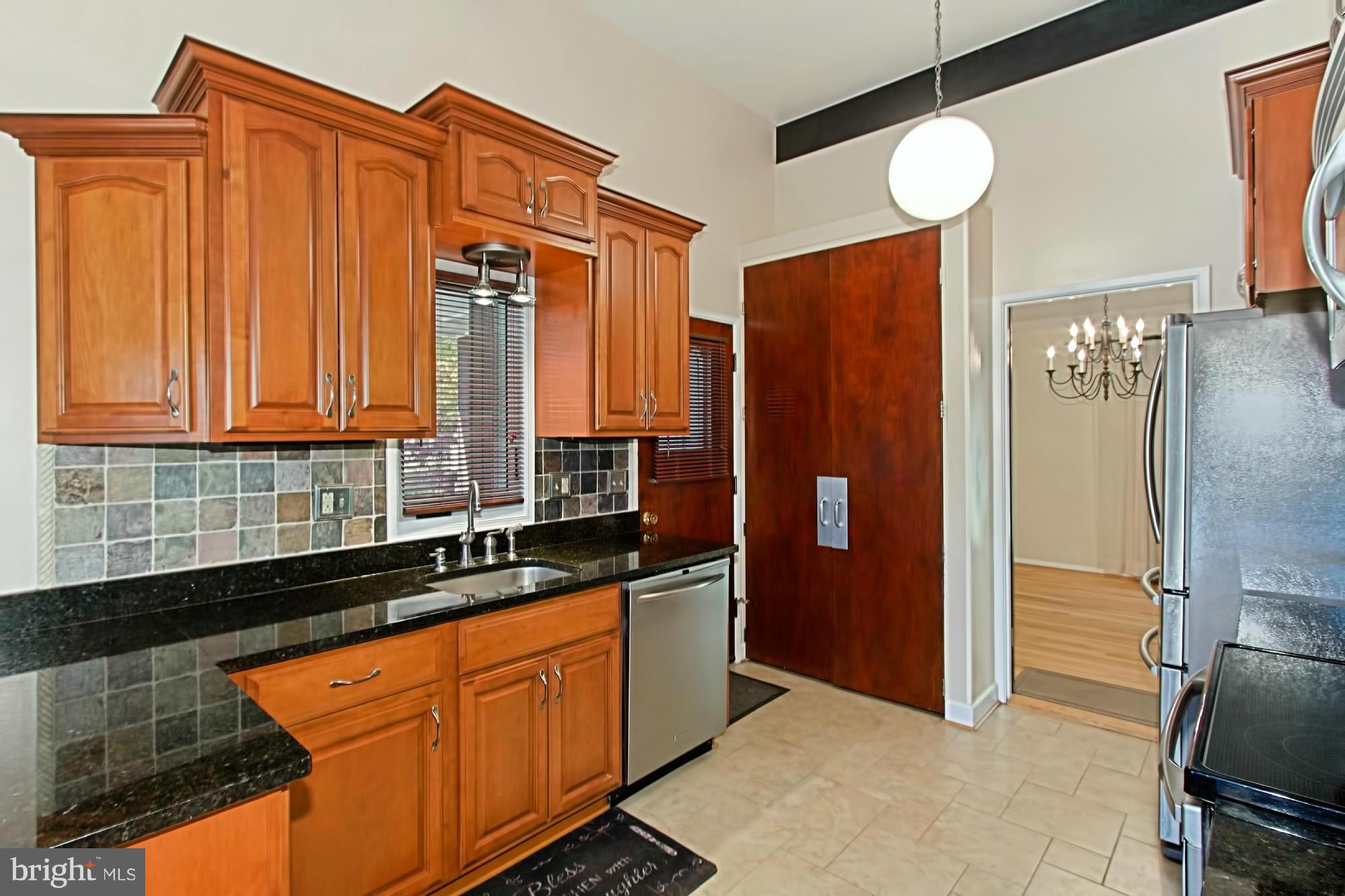 8700 Standish Road Alexandria, VA 22308 - Photo 4 of 30 Kitchen