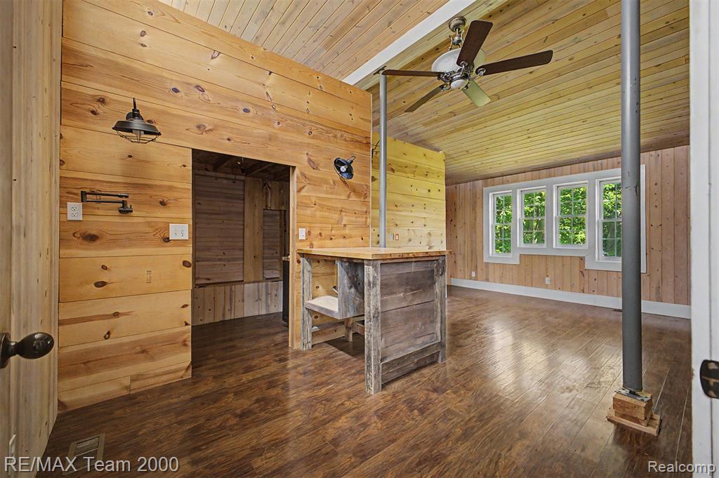 2145 Oakville Waltz Road New Boston, MI 48164 - Photo 41 of 56