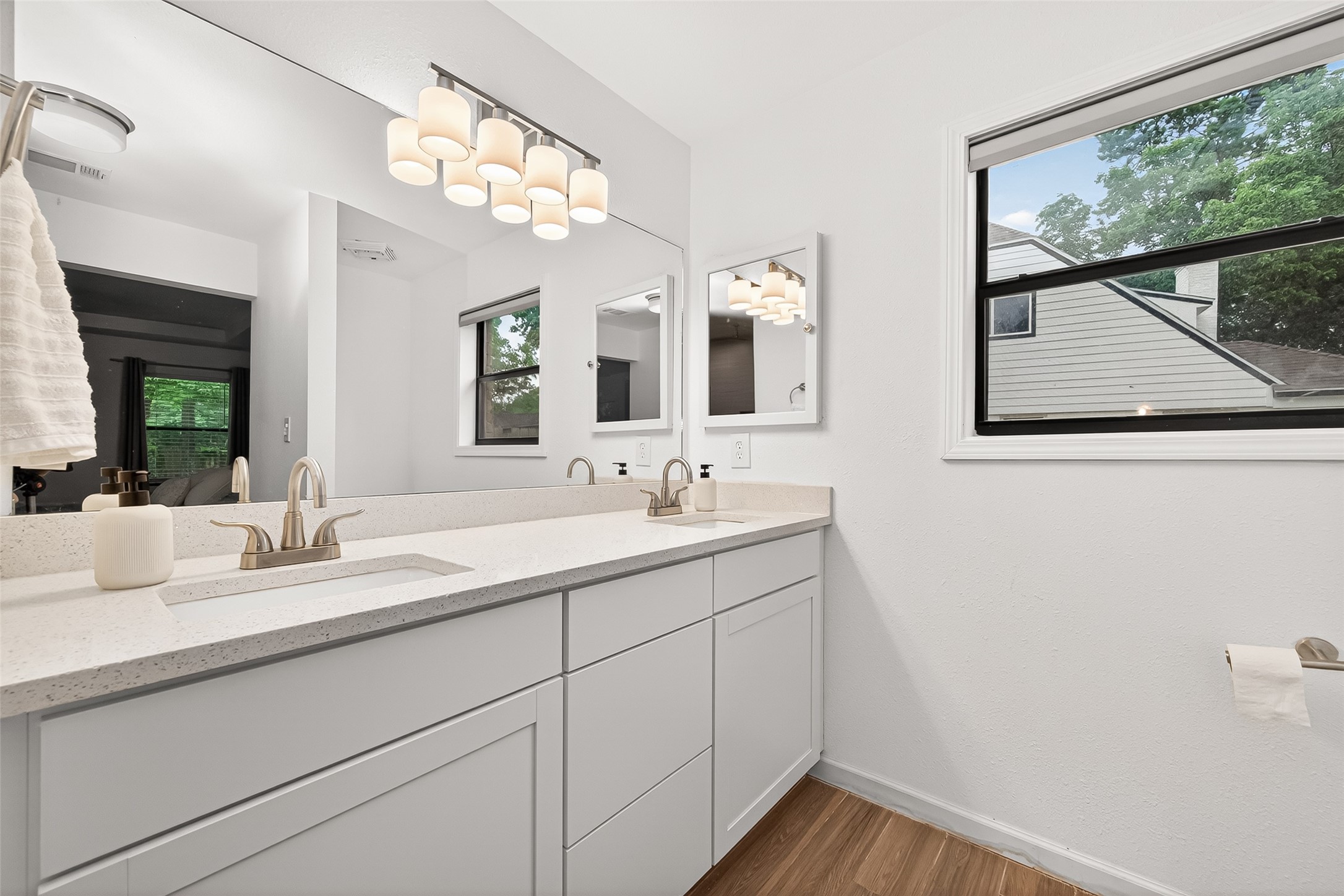 548 Brandon Road Conroe, TX 77302 - Photo 25 of 37 Dual vanities in the luxurious en suite primary bath