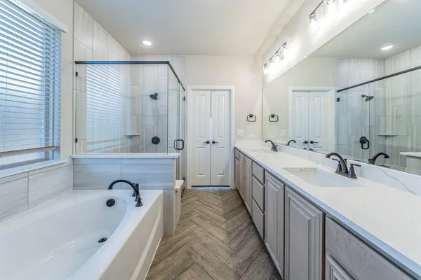 $429,900 | 1049 Snowy Owl Drive, Alvarado, TX 76009