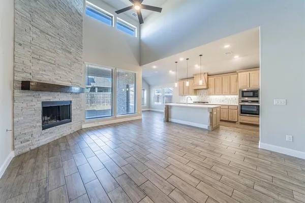 $429,900 | 1049 Snowy Owl Drive, Alvarado, TX 76009