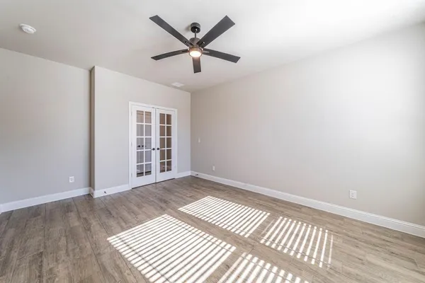 $429,900 | 1049 Snowy Owl Drive, Alvarado, TX 76009