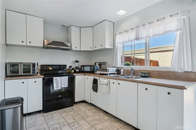 $629,900 | 561 West Alton Avenue, Unit 39, Santa Ana, CA 92707