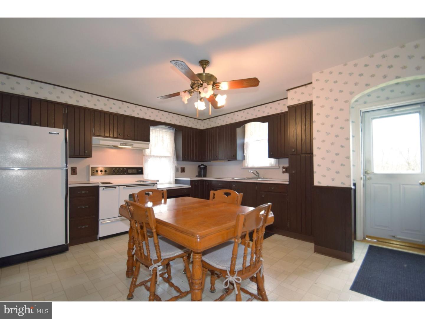 1032 Spur Road Souderton, PA 18964 - Photo 11 of 25 Kitchen