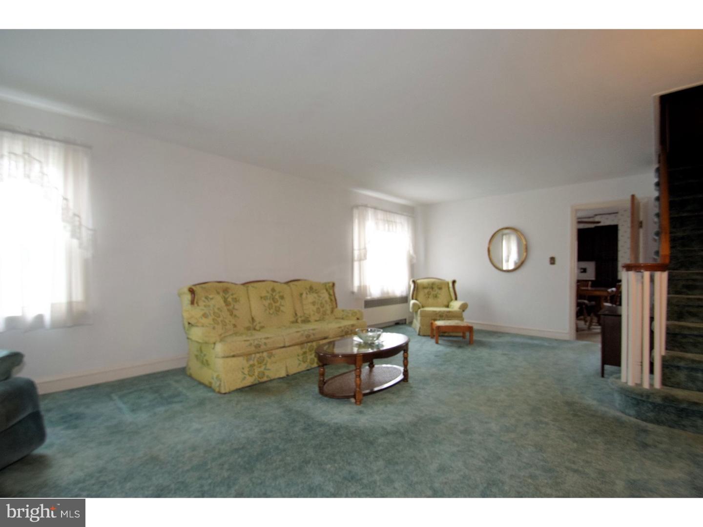 1032 Spur Road Souderton, PA 18964 - Photo 15 of 25 Living Room
