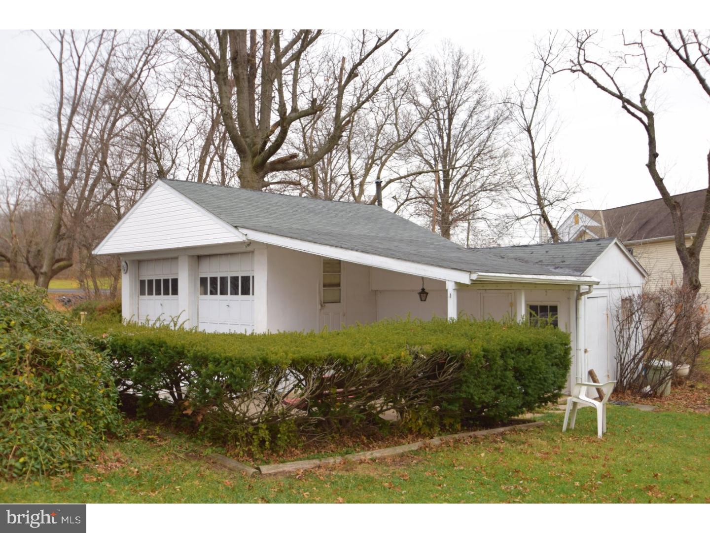 1032 Spur Road Souderton, PA 18964 - Photo 5 of 25 Garage