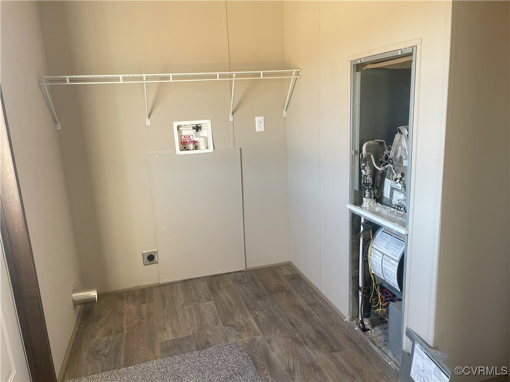 26286 Peters Bridge Road Courtland, VA 23837 - Photo 20 of 32 Washroom featuring electric dryer hookup, hookup f