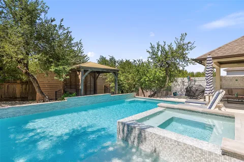 $950,000 | 15504 Cabrillo Way, Austin, TX 78738