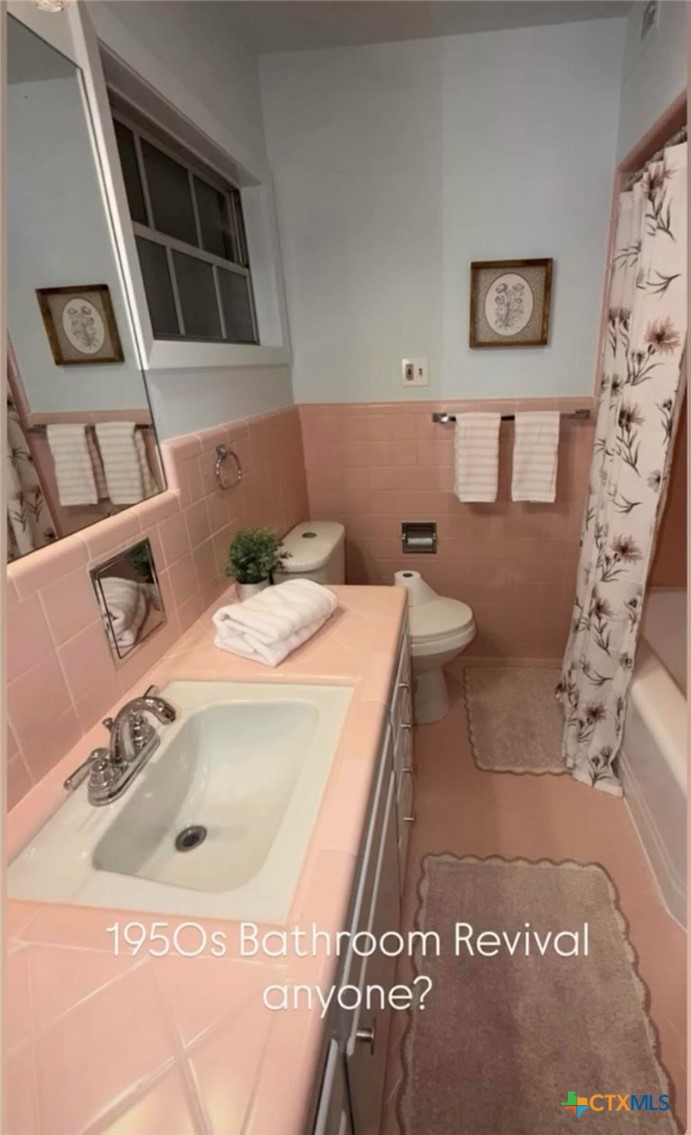 1601 North 15th Street Temple, TX 76501 - Photo 14 of 18 Master Bathroom