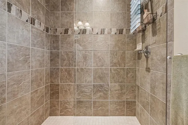 $1,210,000 | 729 Manns Harbor Drive, Apollo Beach, FL 33572