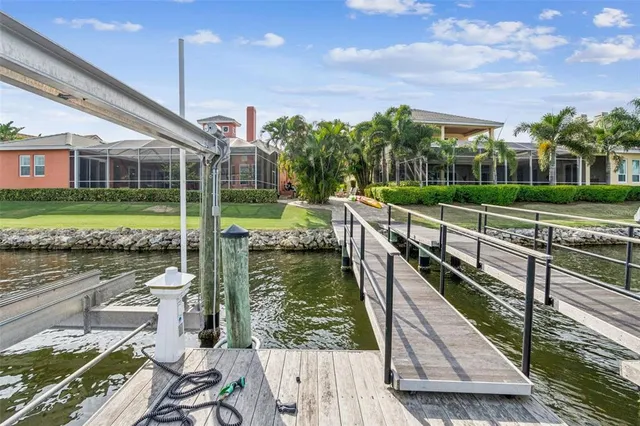 $1,210,000 | 729 Manns Harbor Drive, Apollo Beach, FL 33572