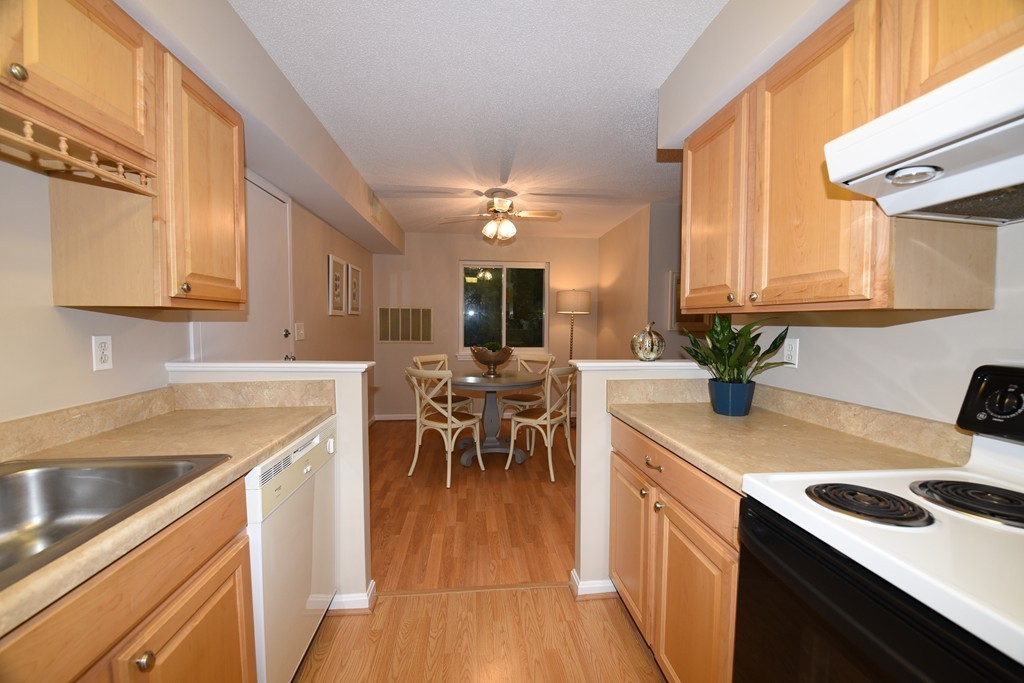 10 Beal's Cove Road, Unit D Hingham, MA 02043 - Photo 2 of 16 Gallery Image 2