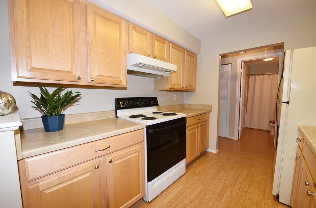 10 Beal's Cove Road, Unit D Hingham, MA 02043 - Photo 3 of 16 Gallery Image 3