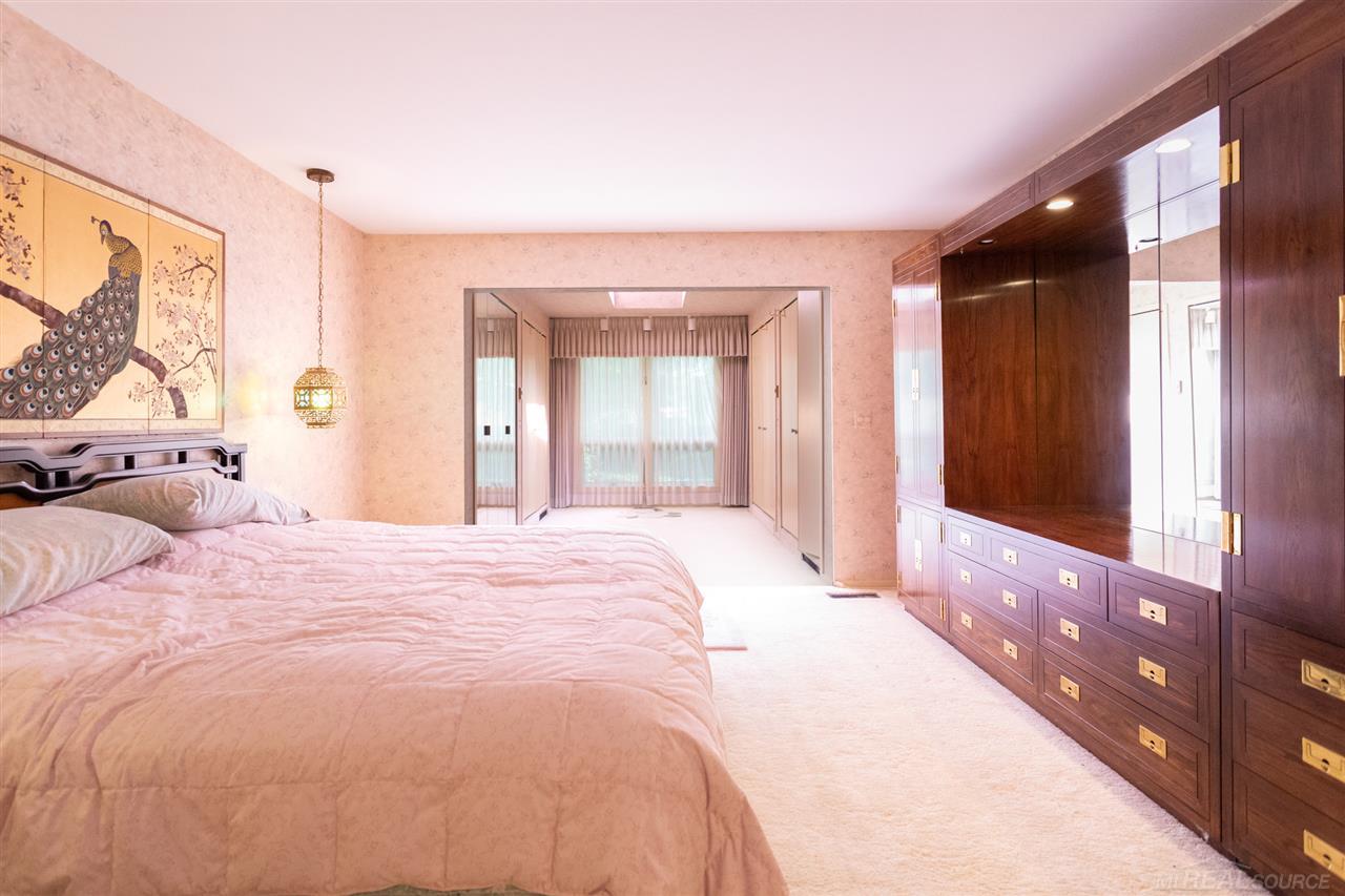 500 Ballantyne Road Grosse Pointe Shores, MI 48236 - Photo 20 of 36