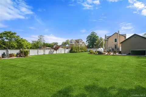$849,999 | 16 West Street, West Islip, NY 11795