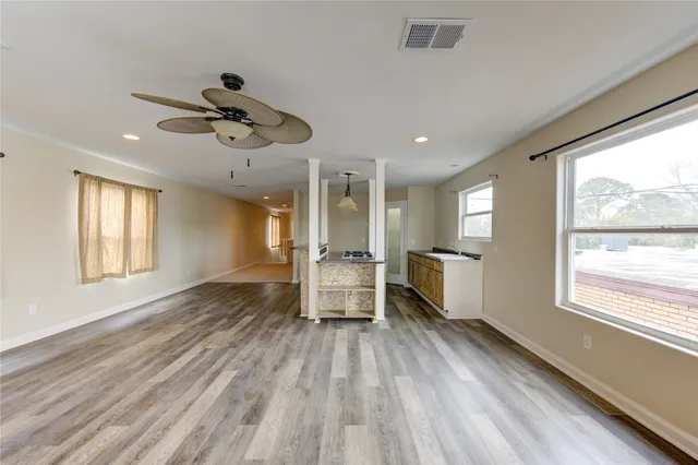 $489,000 | 313 Grand Avenue, Bacliff, TX 77518