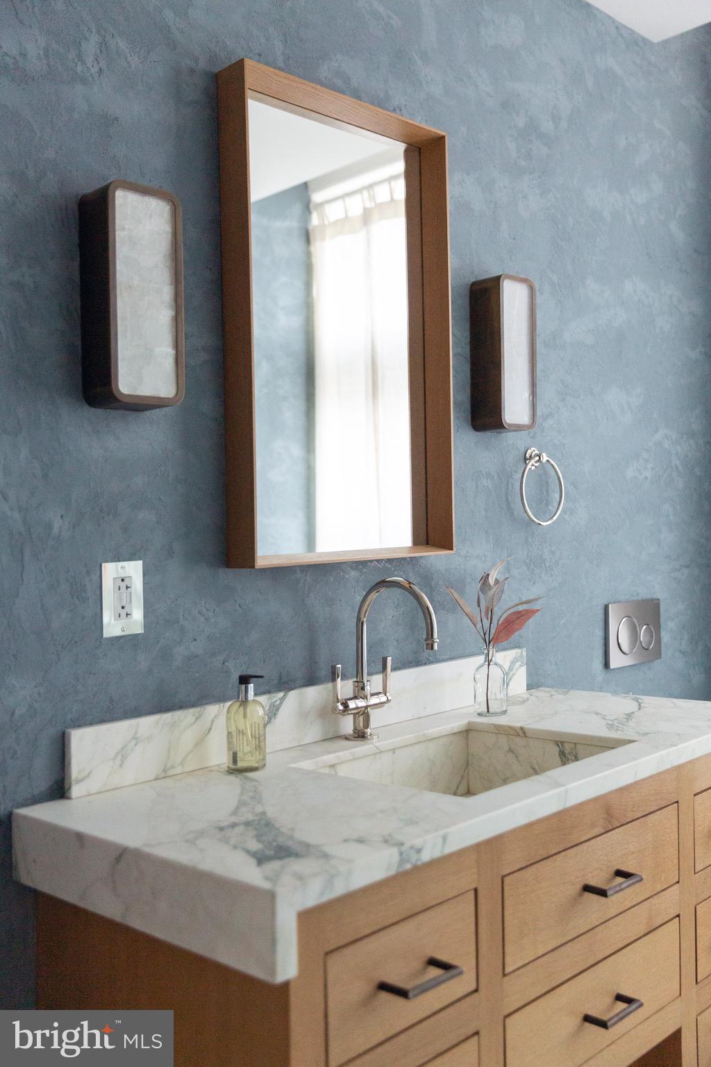 1830 Rittenhouse Square, Unit 3AB Philadelphia, PA 19103 - Photo 65 of 78 Unit B Bathroom 1
