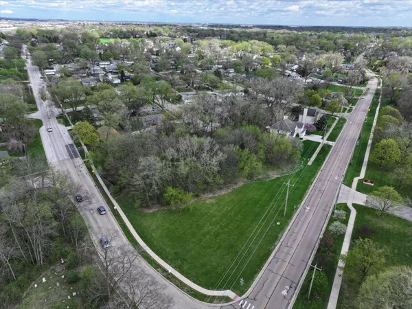 $75,000 | 1009 South 9th Avenue, St. Charles, IL 60174