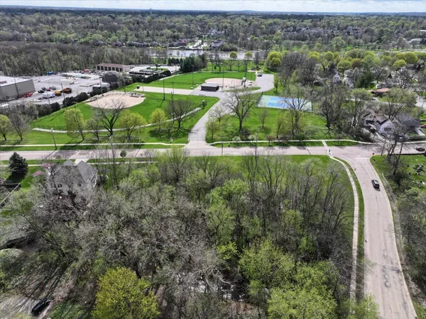 $75,000 | 1009 South 9th Avenue, St. Charles, IL 60174