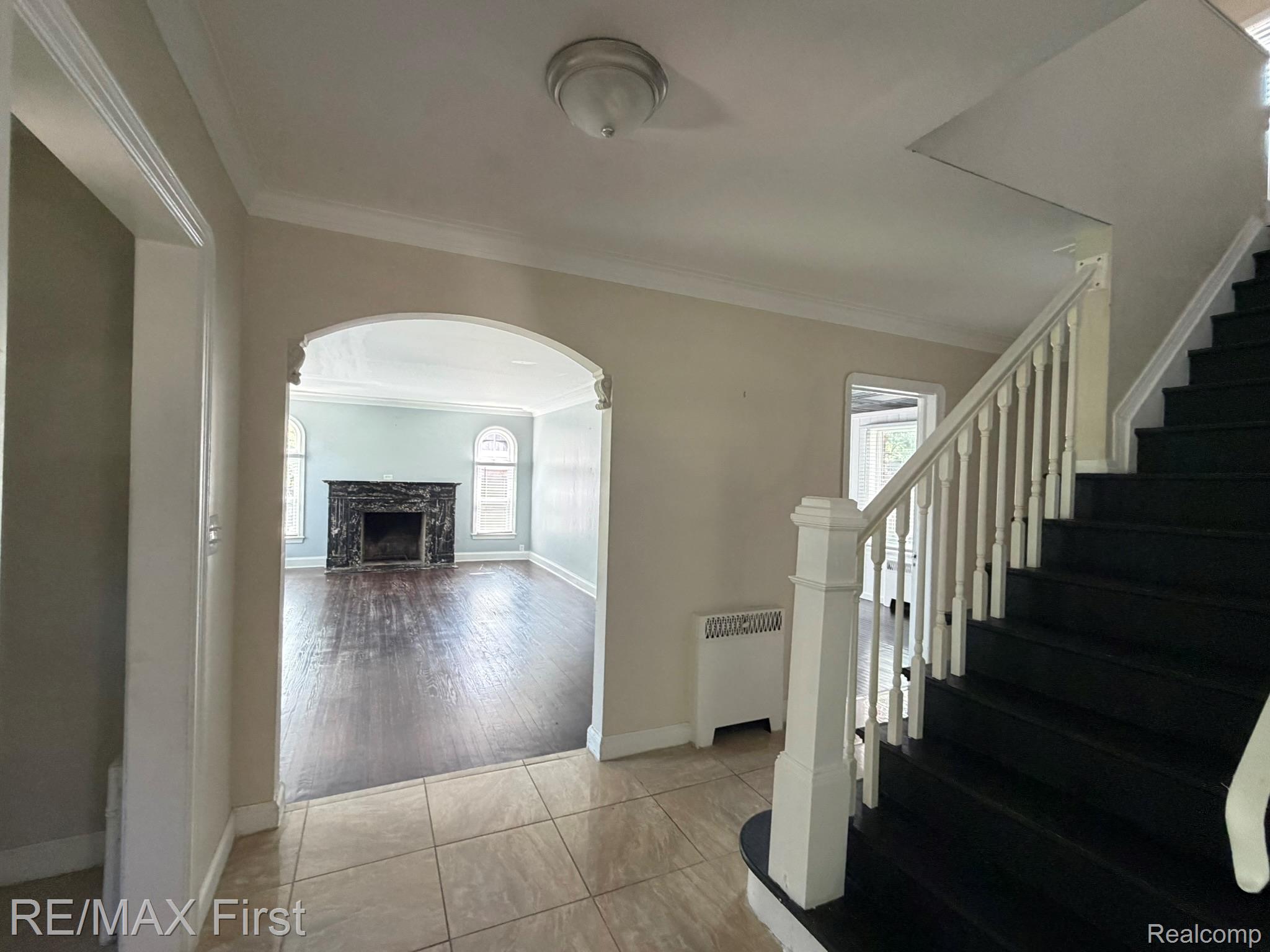 1349 Devonshire Road Grosse Pointe, MI 48230 - Photo 6 of 31 IMG_6418.JPEG