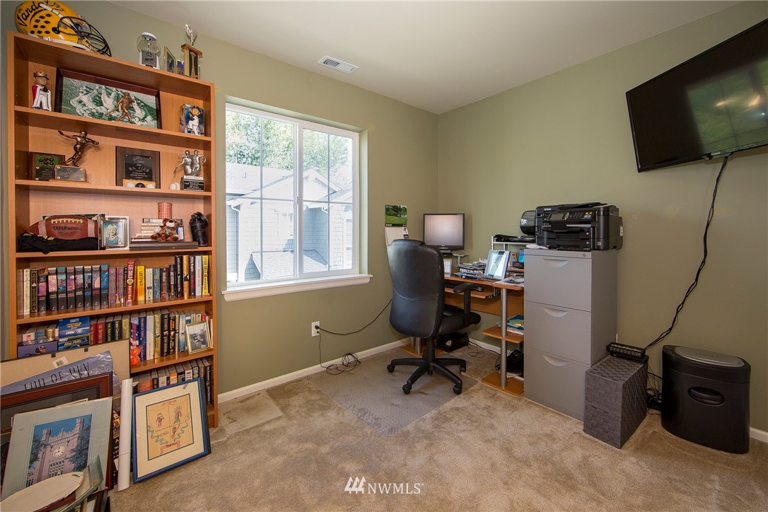18112 36th Avenue Southeast Bothell, WA 98012 - Photo 14 of 19
