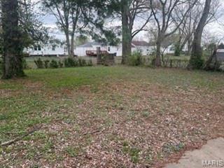 737 Charbonier Road Florissant, MO 63031 - Photo 5 of 21 Gallery Image 5