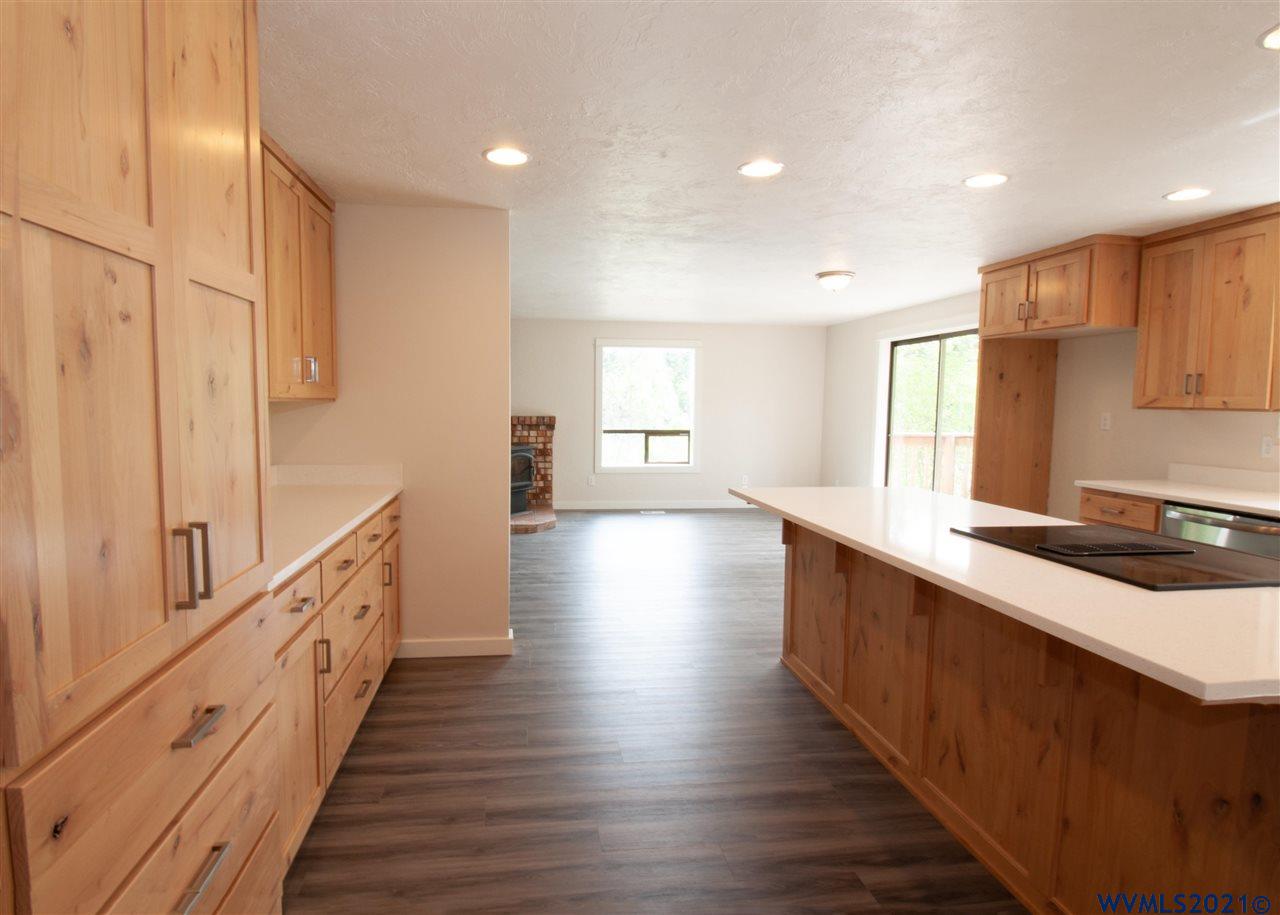 30077 Ingram Road Lebanon, OR 97355 - Photo 8 of 40 Gallery Image 8