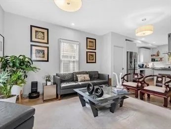 $3,900 | 75 South Street, Unit 2, Boston, MA 02130