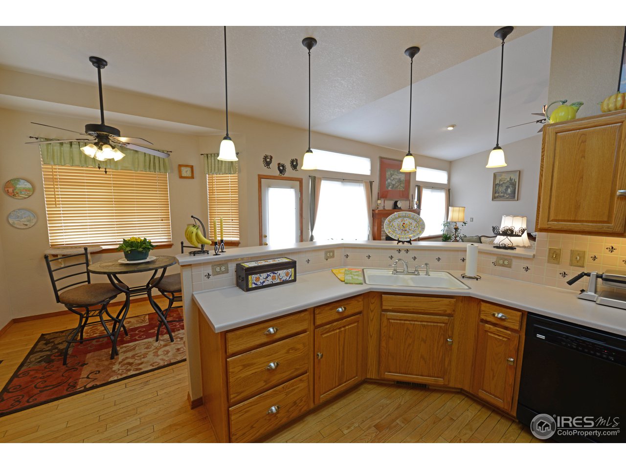 565 Rider Ridge Drive Longmont, CO 80504 - Photo 8 of 25 Kitchen