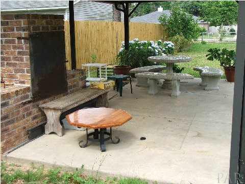 4839 Williams Road Pace, FL 32571 - Photo 11 of 17 DELUX BRICK BAR B Q AND OUTDOOR FAMILY ENTERTAINMENT