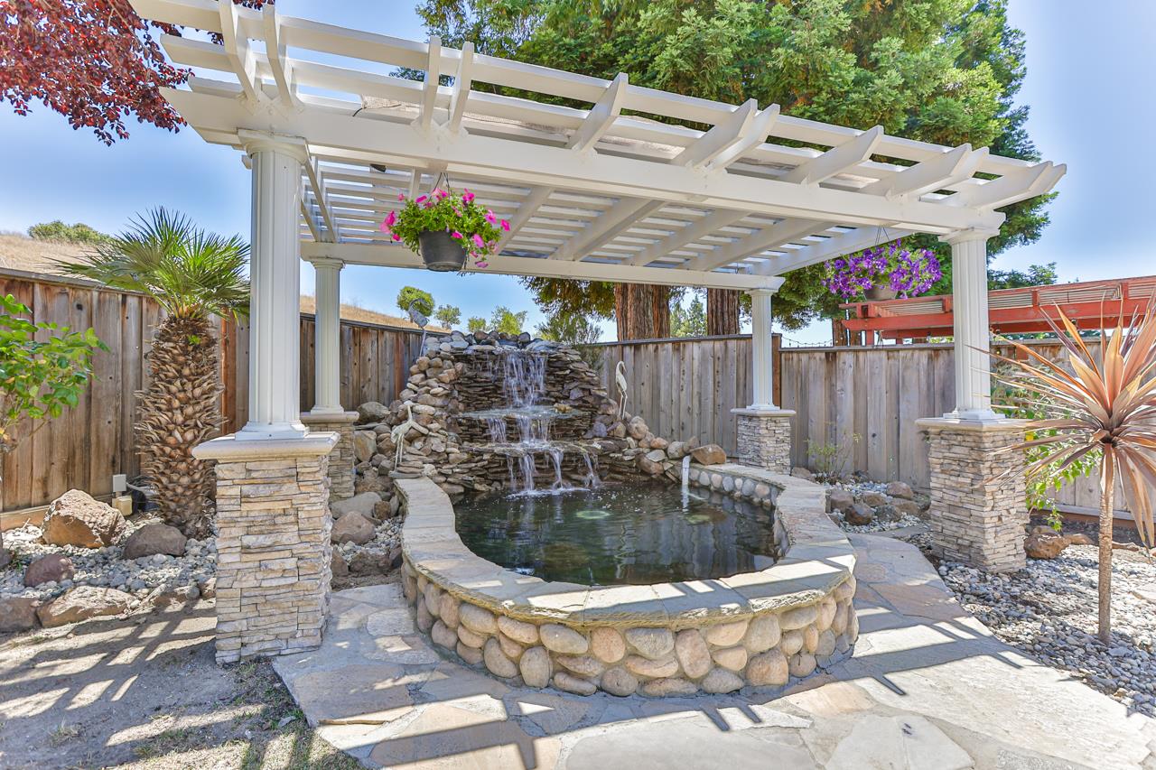 220 Rio Grande Court San Ramon, CA 94582 - Photo 31 of 33 a view of a patio with table and chairs potted plants