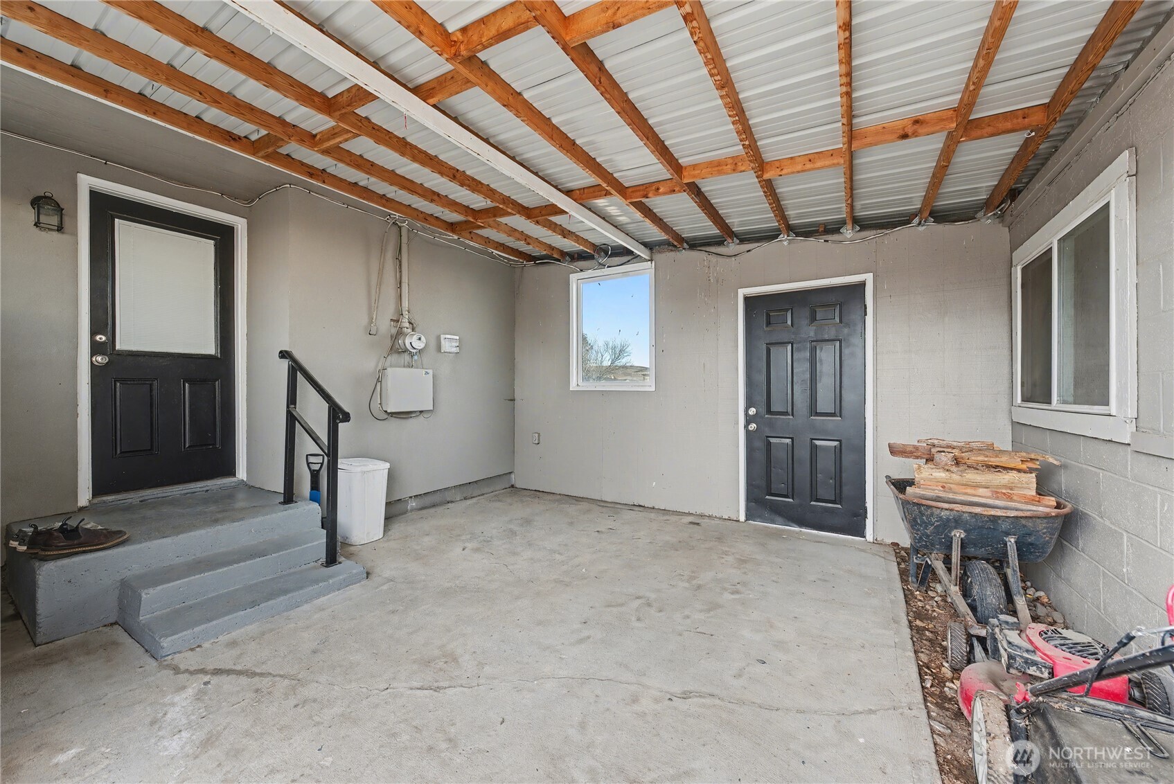 160 G Street Northeast Ephrata, WA 98823 - Photo 25 of 34 a view of a livingroom with furniture