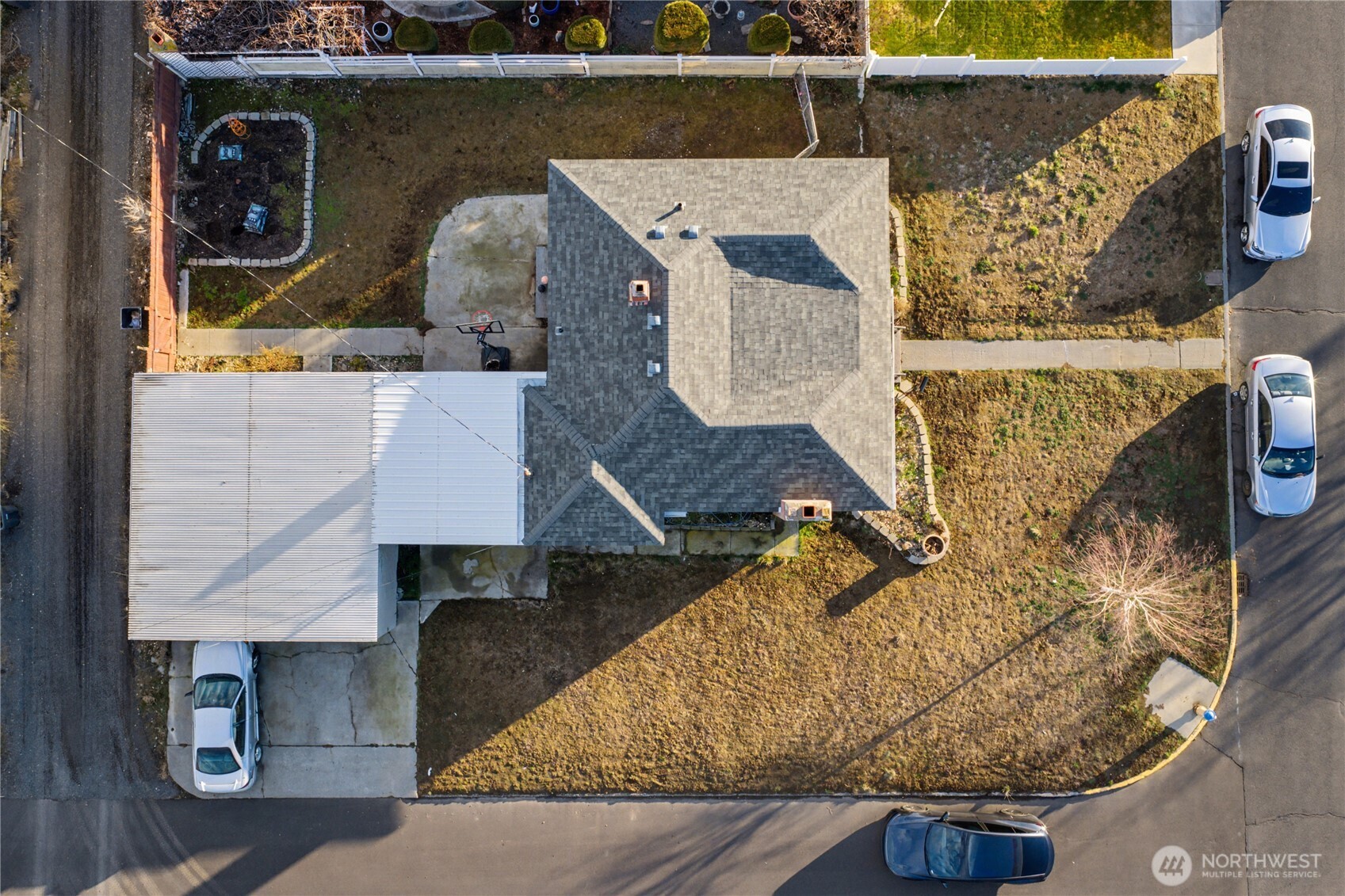 160 G Street Northeast Ephrata, WA 98823 - Photo 32 of 34 an aerial view of a house with a yard