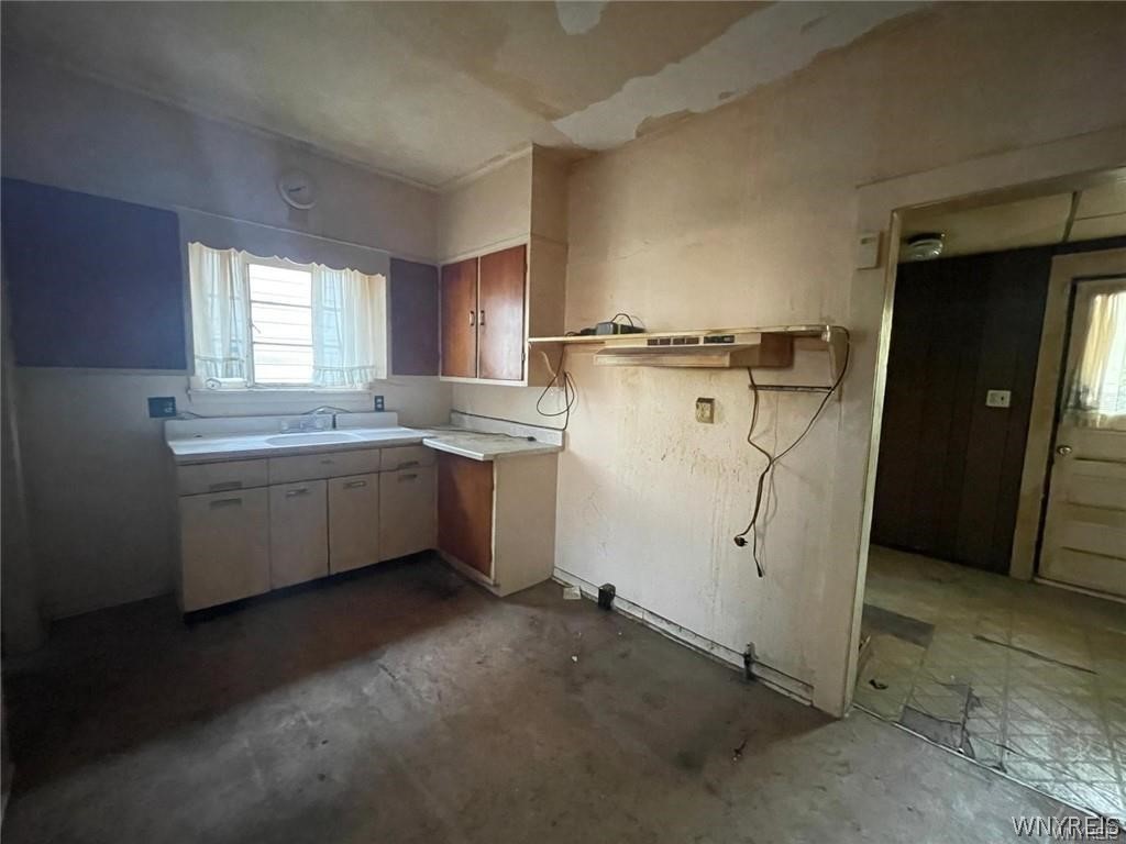 54 Sandrock Road Buffalo, NY 14207 - Photo 7 of 20