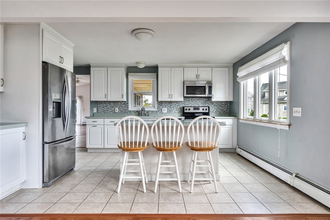 84 East Shore Road Narragansett, RI 02882 - Photo 13 of 37