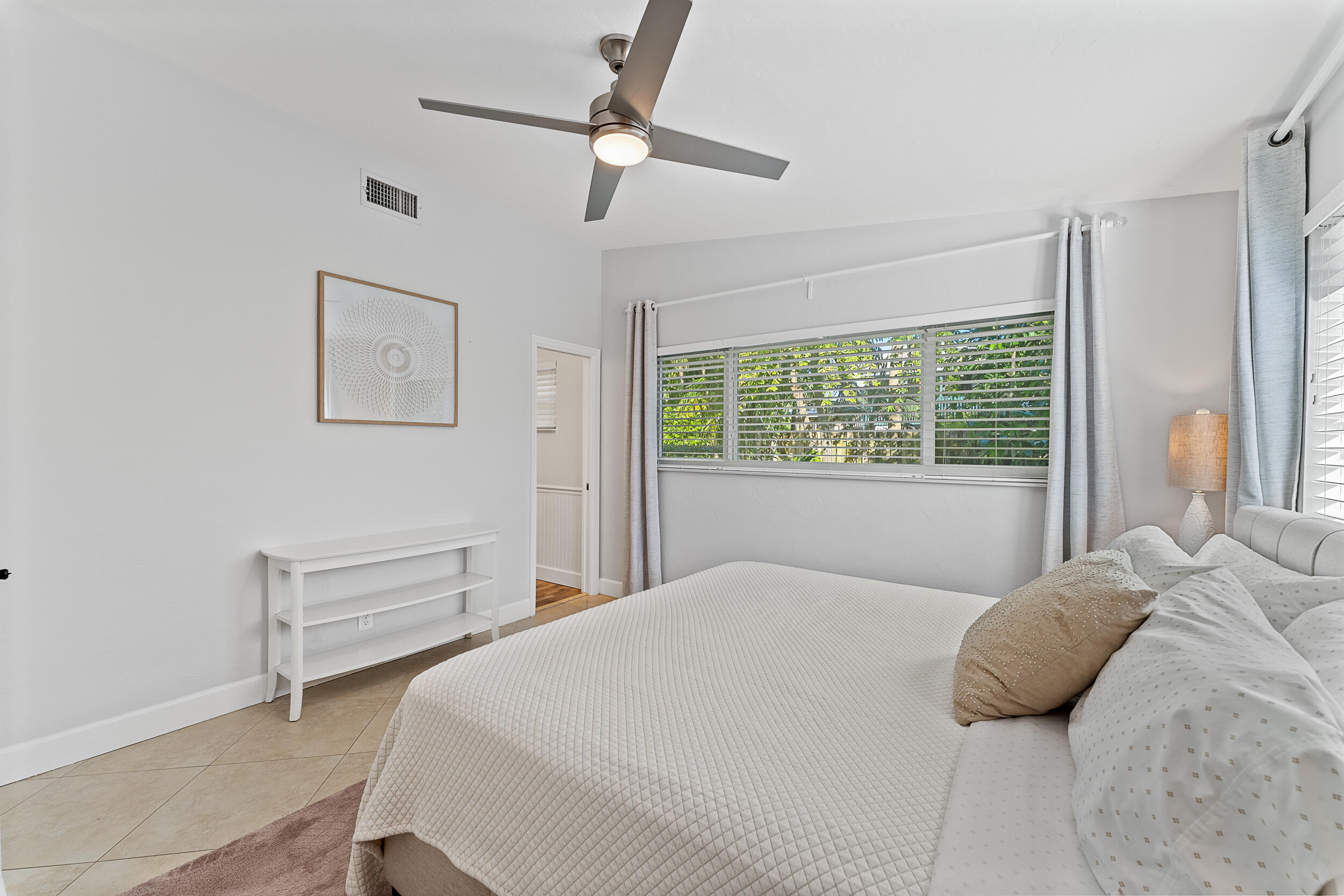 429 Inlet Road North Palm Beach, FL 33408 - Photo 15 of 38 Primary Bedroom