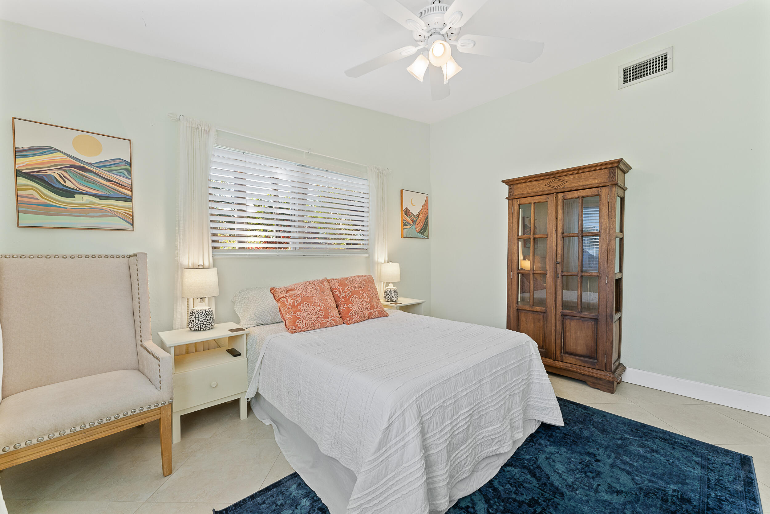 429 Inlet Road North Palm Beach, FL 33408 - Photo 18 of 38 Guest Bedroom