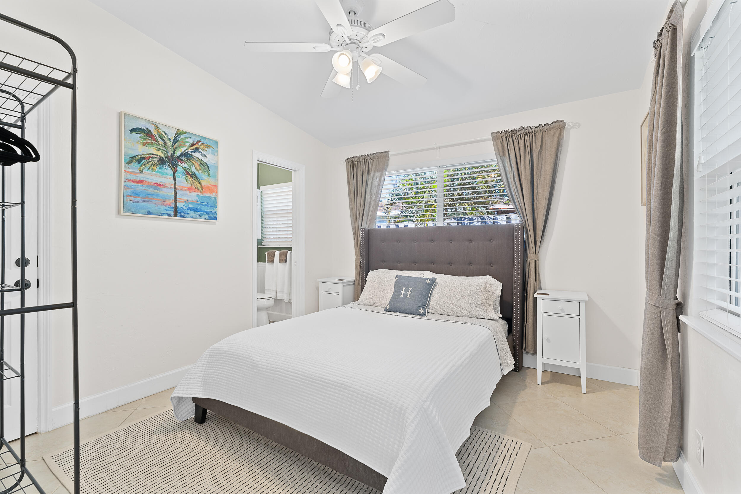 429 Inlet Road North Palm Beach, FL 33408 - Photo 20 of 38 Guest Bedroom