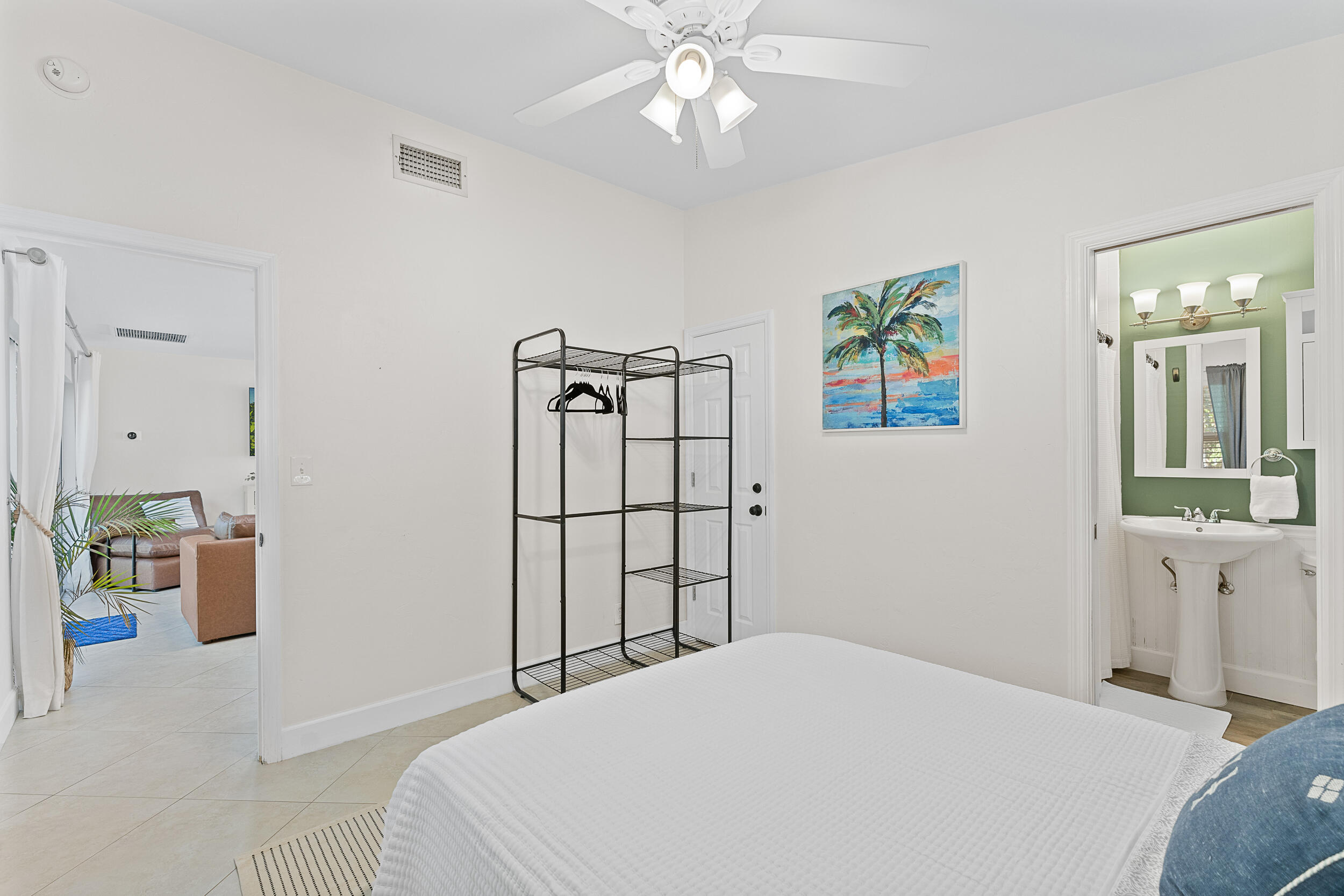 429 Inlet Road North Palm Beach, FL 33408 - Photo 21 of 38 Guest Bedroom